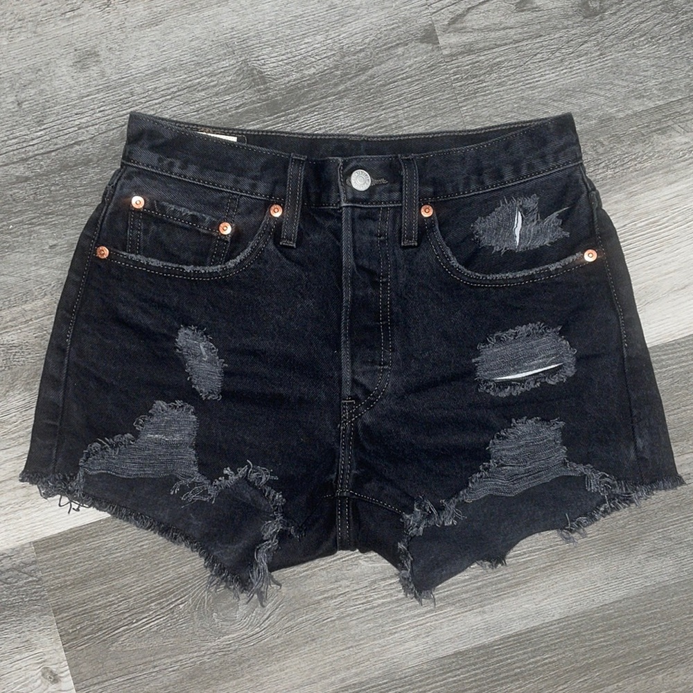 Levi’s 501 black distressed shorts - size 26
